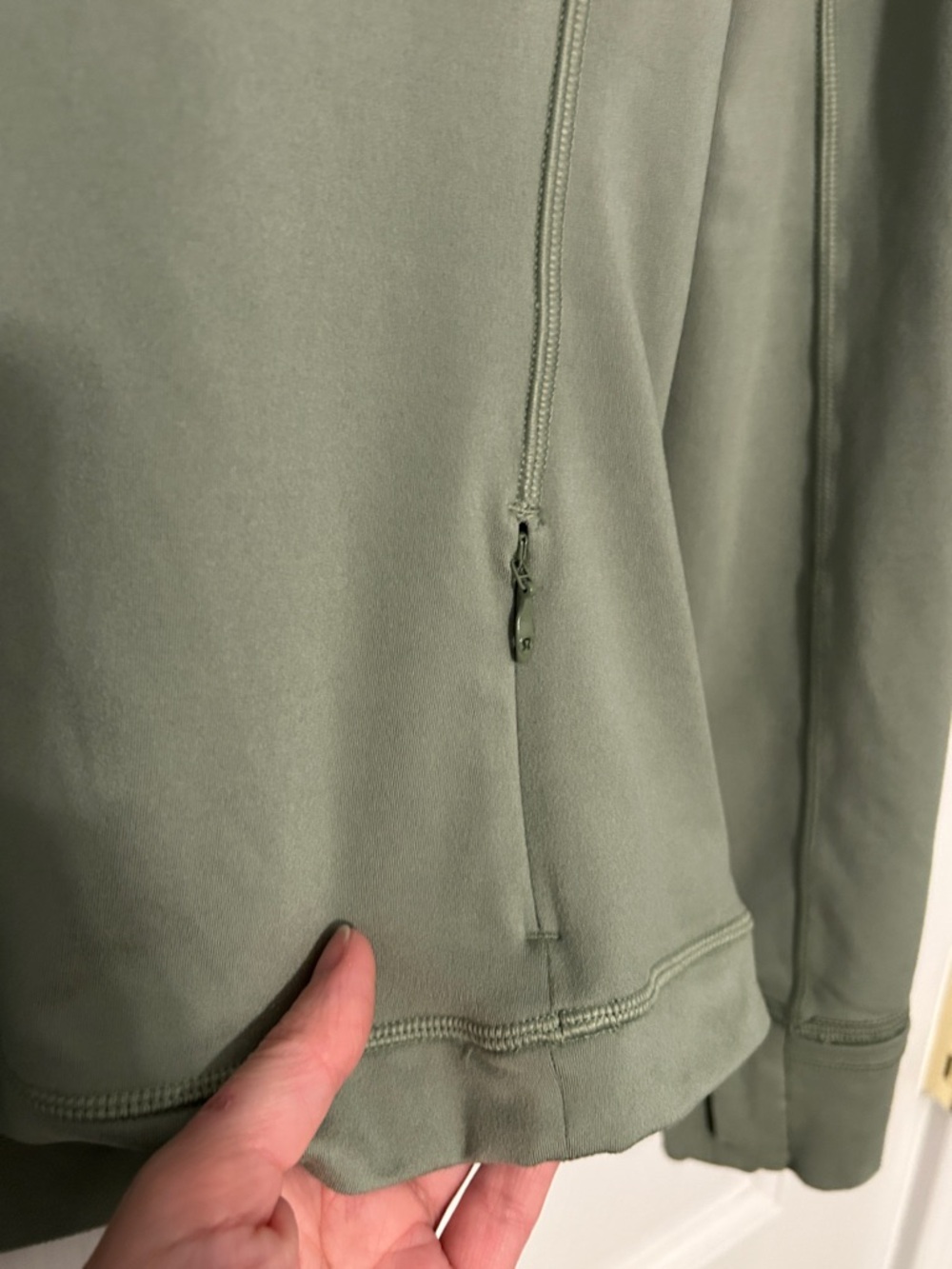 Lululemon It's Rulu Long-Sleeve Shirt Size 4 Like New - Picture 6 of 16